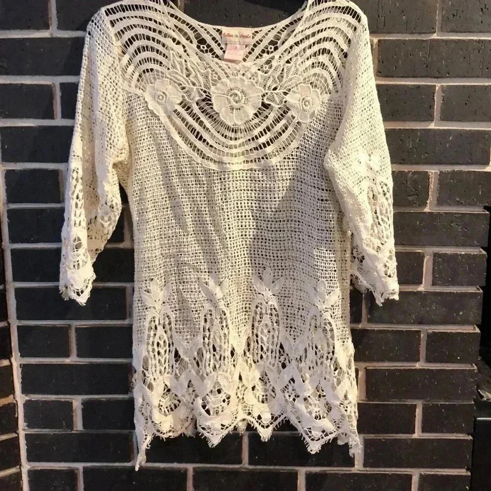 Pretty Toffee Apple Women's Small 3/4 Sleeve Cream Lacy Blouse